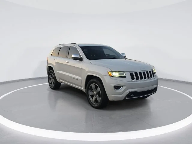 Used 2016 White Jeep Overland image 2