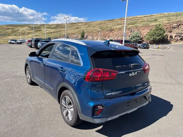 Used 2022 Deep Cerulean Kia LXS image 10