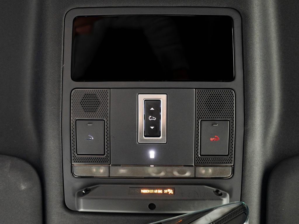 Used 2023 Tasman Blue Metallic Land Rover S image 39