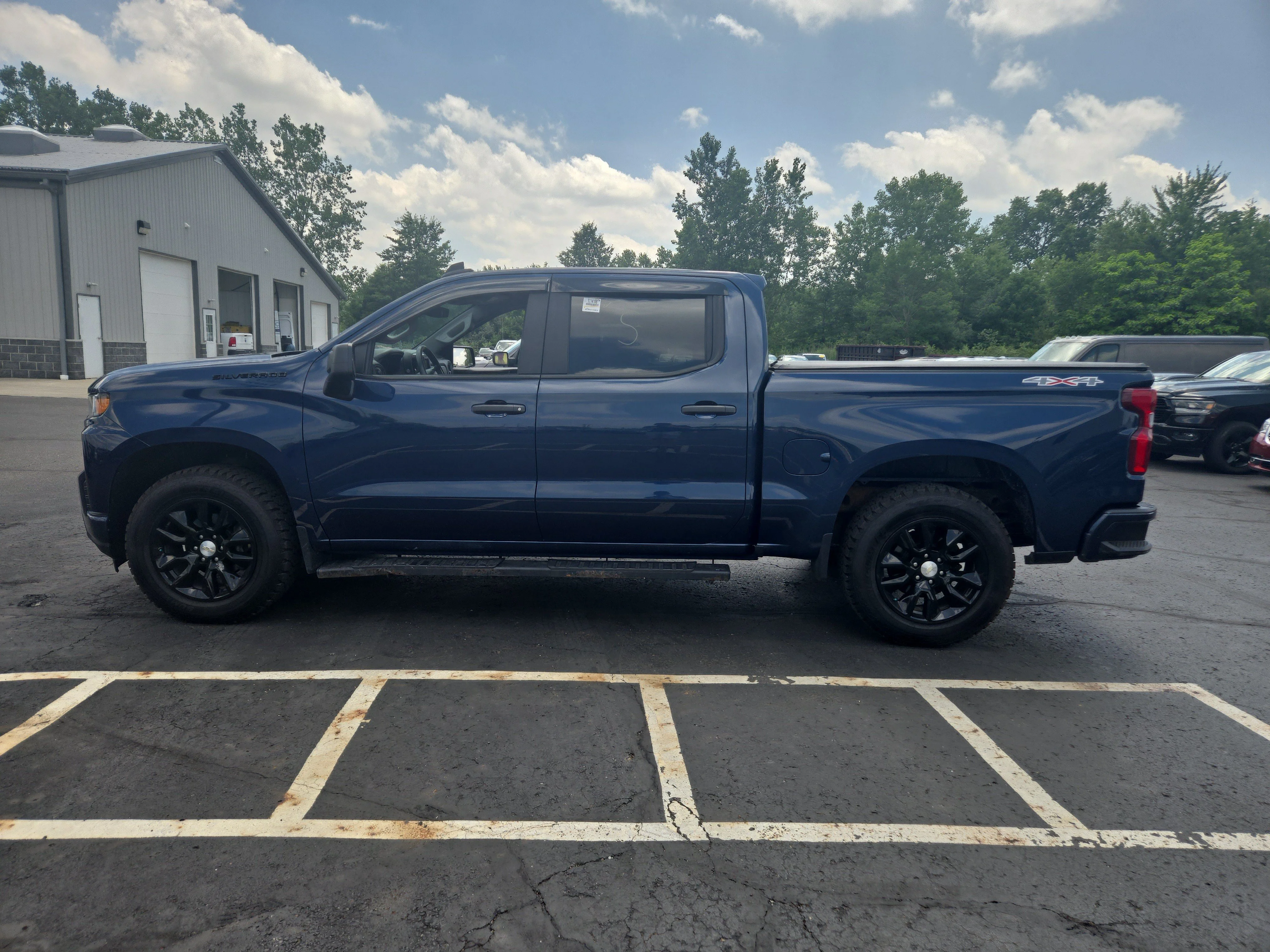 Used 2021 Northsky Blue Metallic Chevrolet Custom image 8