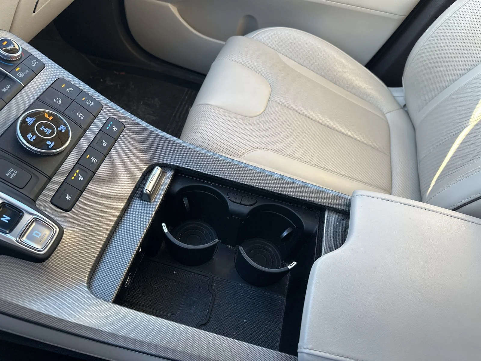 Used 2021 White Hyundai Calligraphy image 58