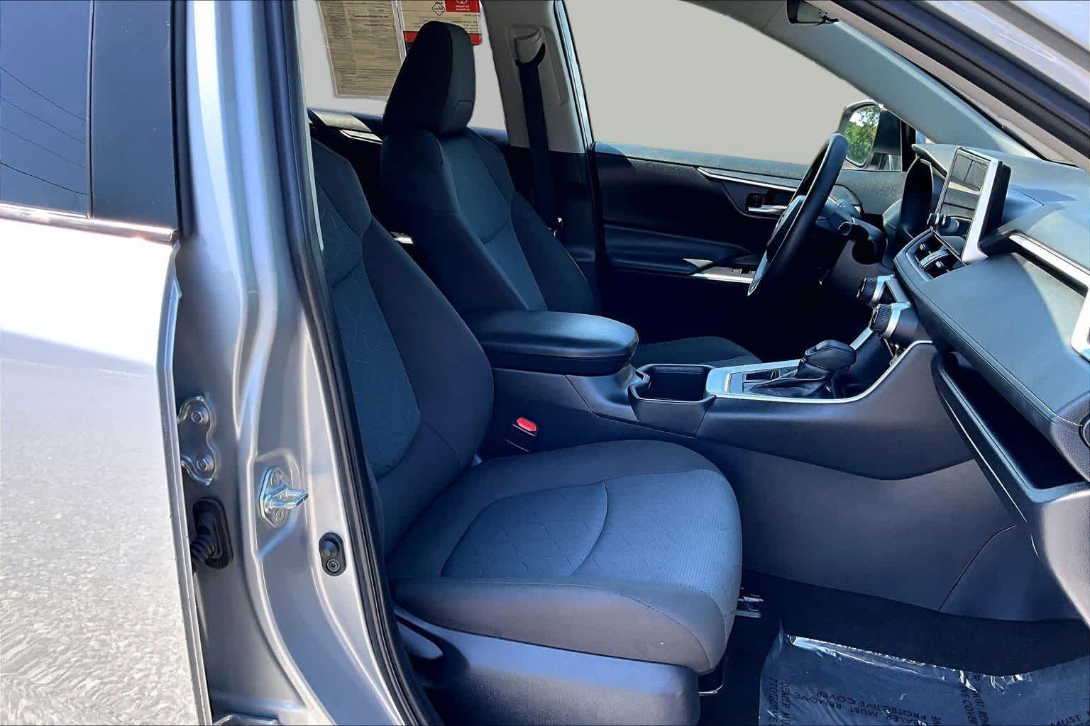 Used 2025 Silver Sky Metallic Toyota XLE image 9
