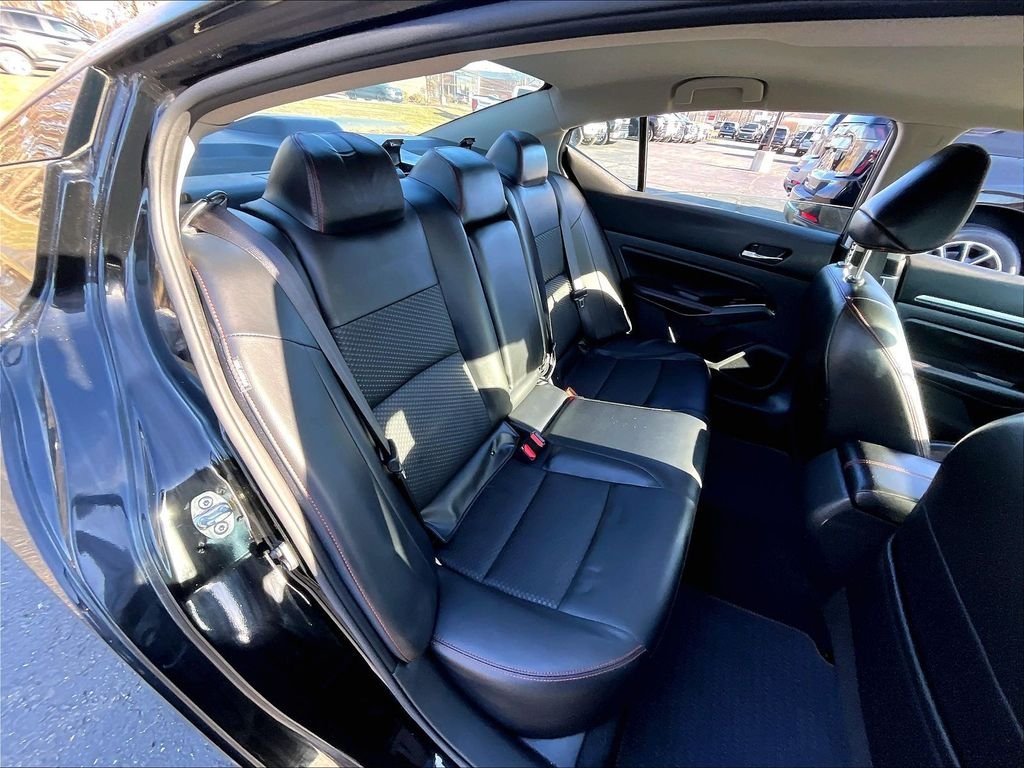 Used 2024 Black Nissan 2.5 SR image 15