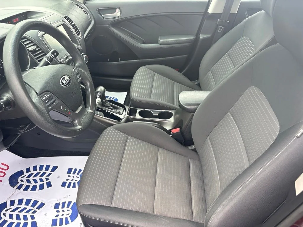 Used 2018 Red Kia LX image 14