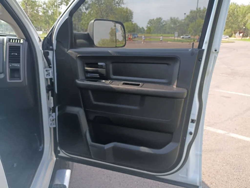Used 2018 Bright White Clearcoat Ram Tradesman image 9