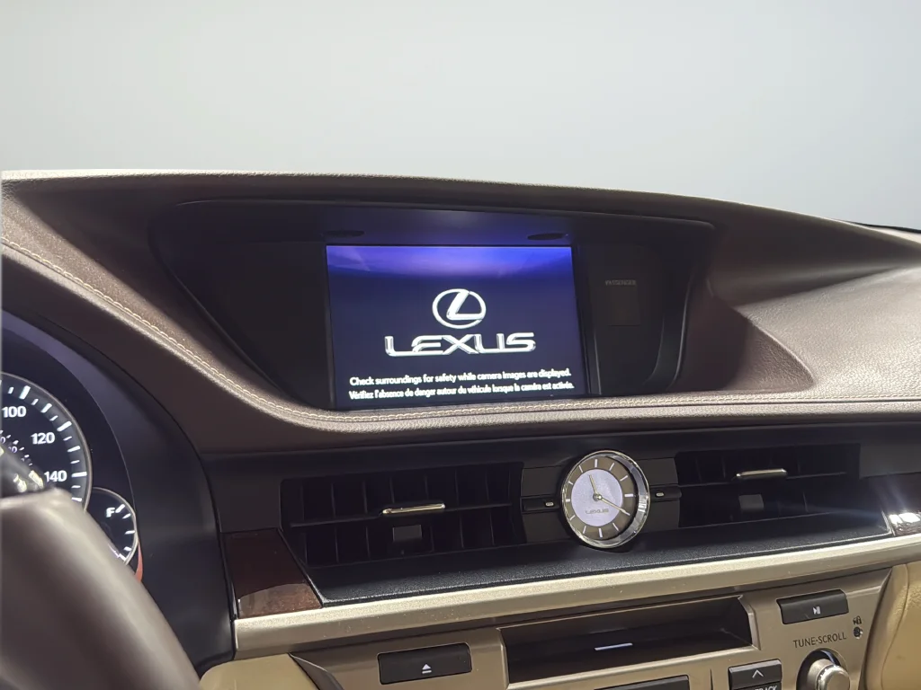 Used 2017 White Lexus 350 image 12