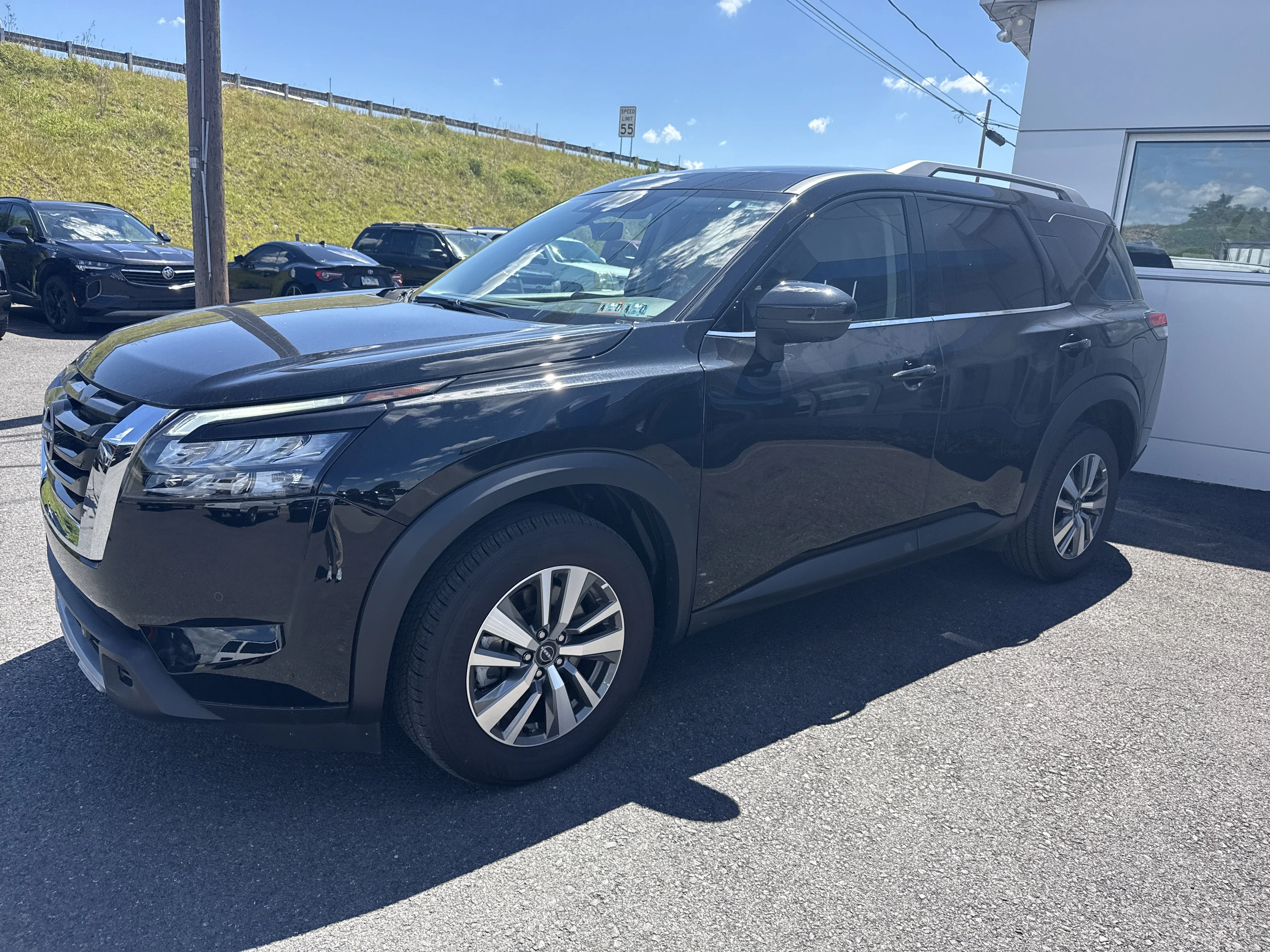 Used 2025 Super Black Nissan SL image 7