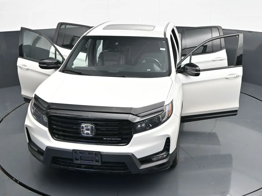 Used 2023 Platinum White Pearl Honda Black Edition image 38