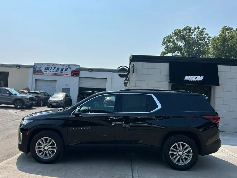 Used 2022 Black Chevrolet LT Sport Utility 4D image 5