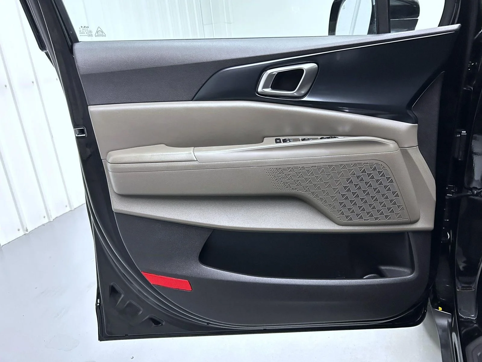 Used 2025 Black Kia LXS image 9