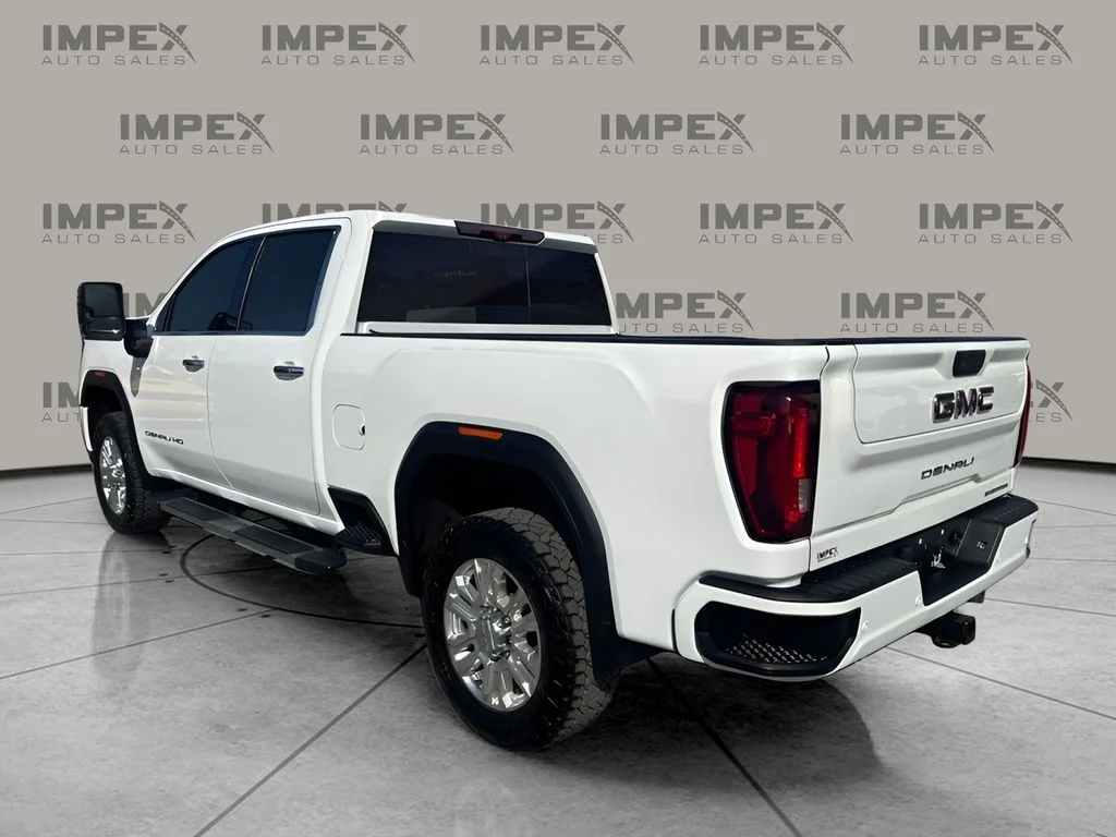Used 2021 White GMC Denali image 3