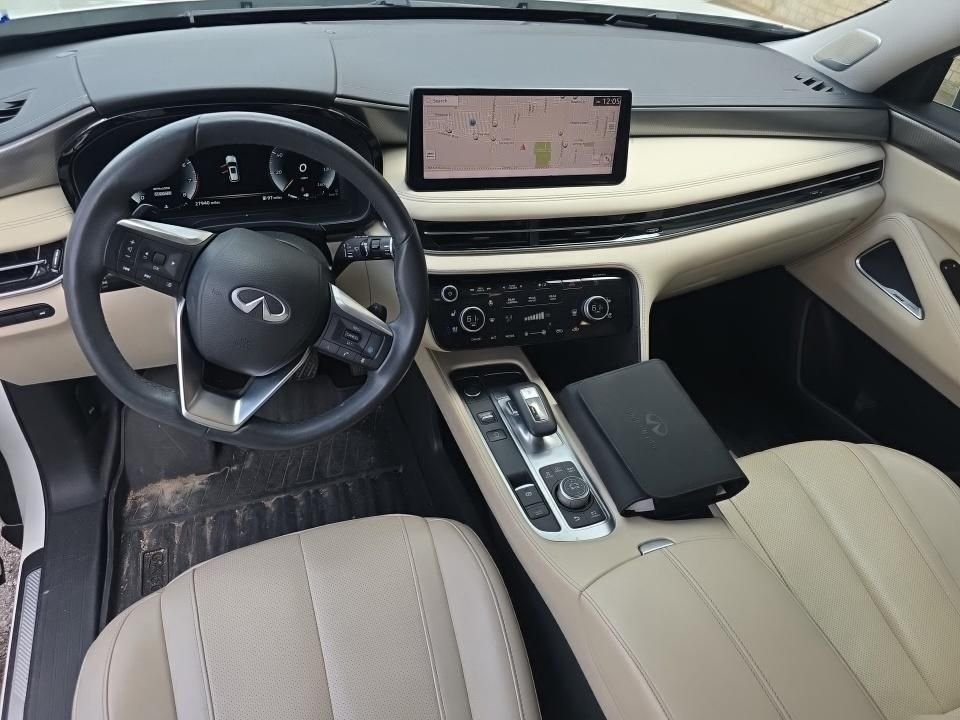 Certified Used 2023 White INFINITI LUXE image 15