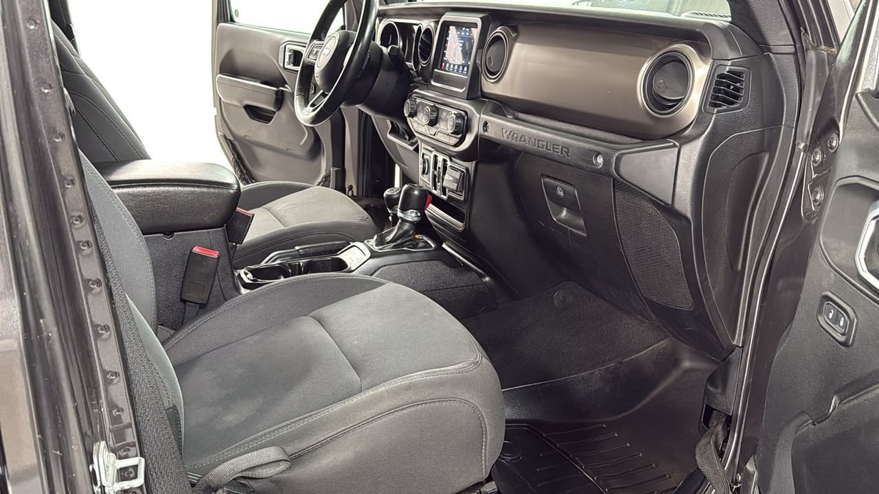 Used 2018 Gray Jeep Unlimited Sport S image 18