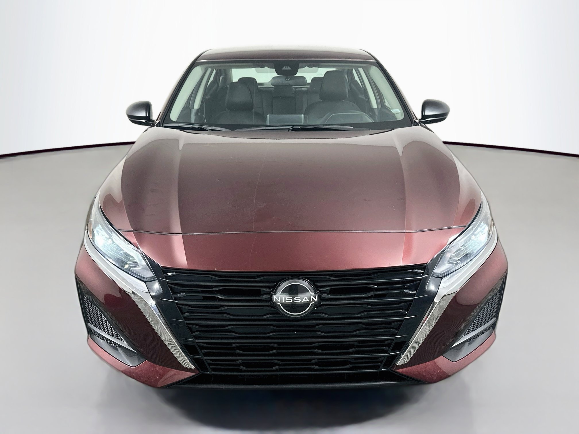 Used 2024 Garnet Pearl Metallic Nissan 2.5 SV image 2