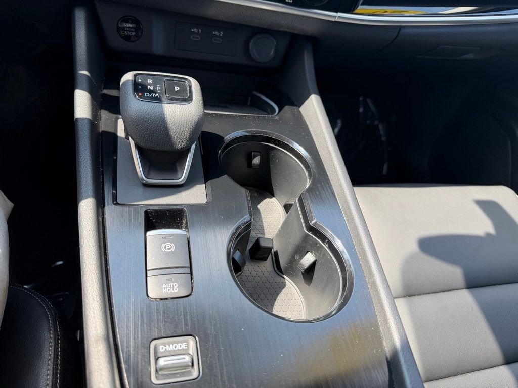 Used 2025 Gold Nissan SL image 6