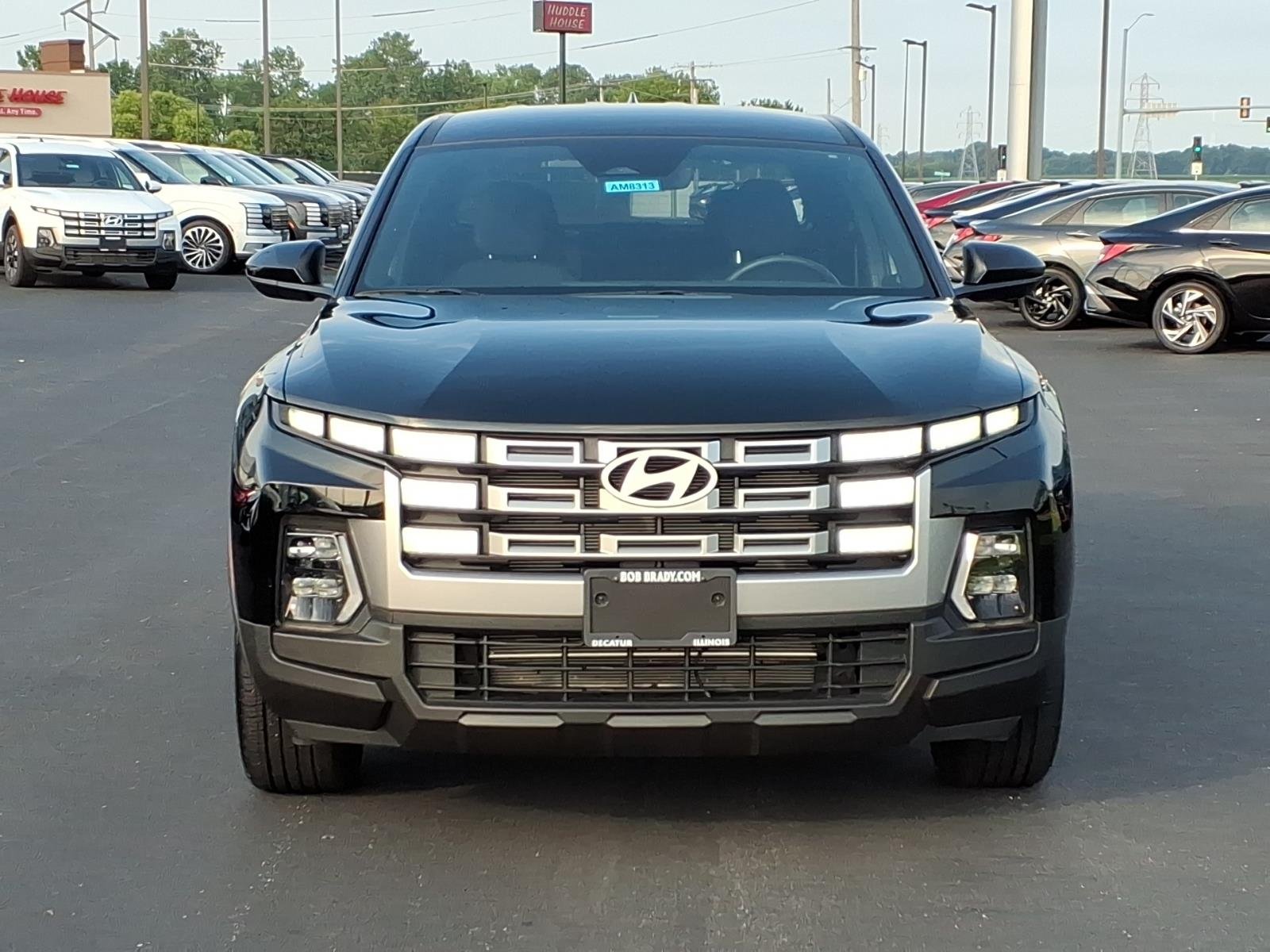 2025 Hyundai Santa Cruz SE - Photo 16