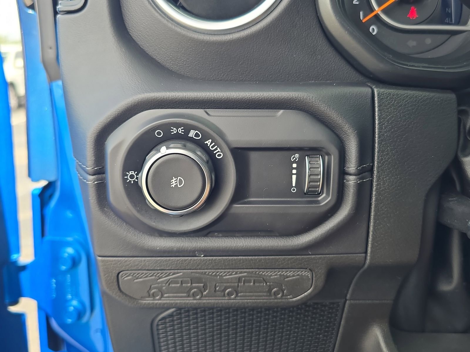 Used 2024 Blue Jeep Sahara image 22