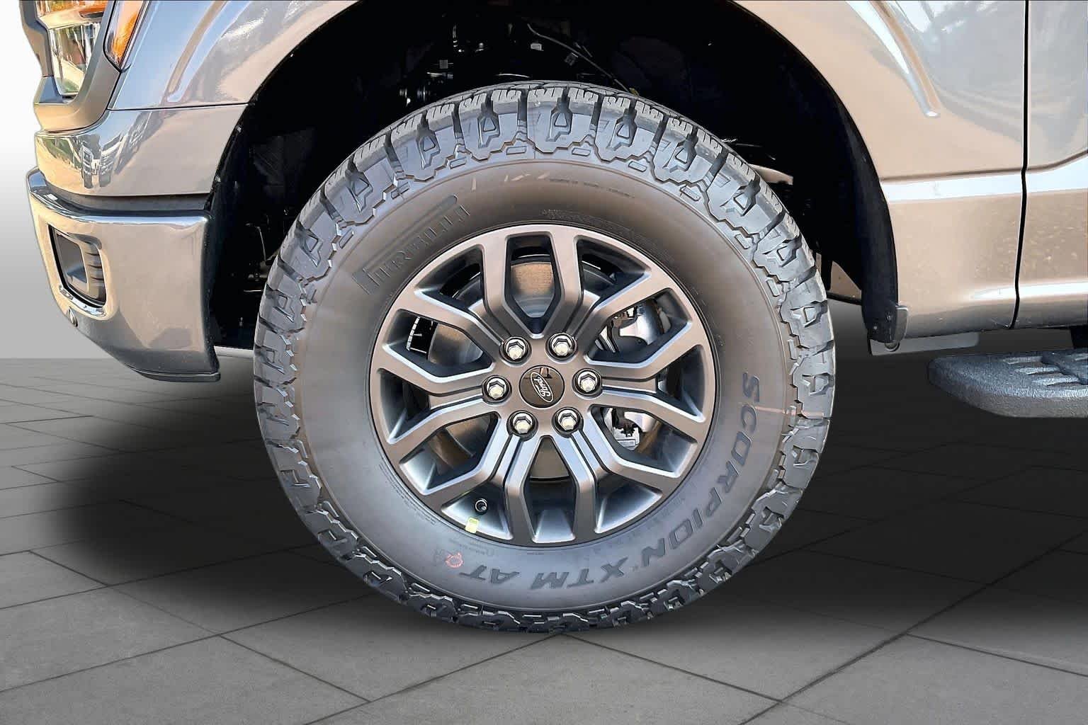 New 2026 Carbonized Gray Metallic Ford Tremor® image 11