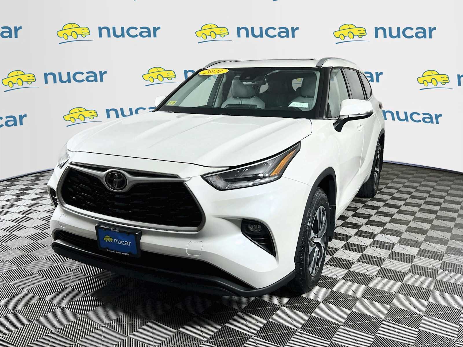 Used 2021 Blizzard Pearl Toyota XLE image 3