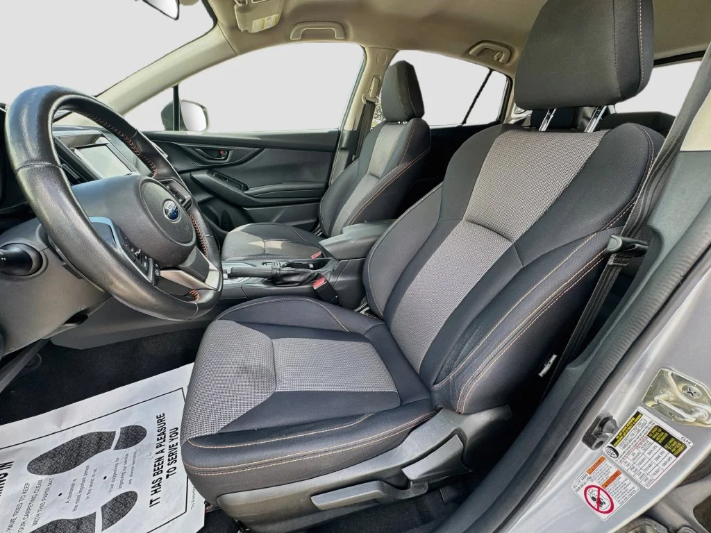 Used 2019 Silver Subaru 2.0i Premium image 24