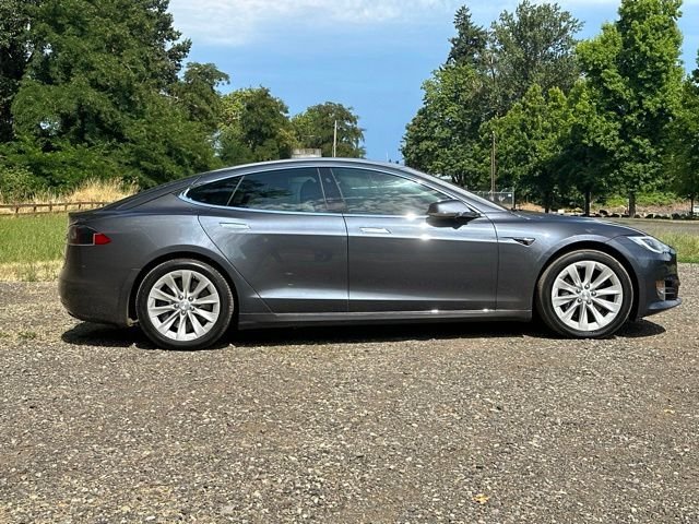 Used 2018 Silver Metallic Tesla 100D image 9