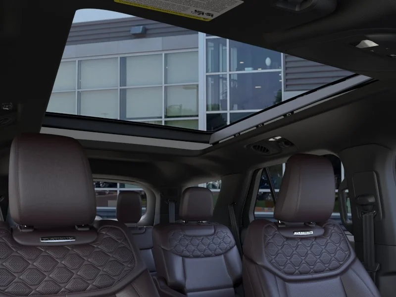 New 2026 Star White Metallic Tri-Coat Ford Platinum™ image 22