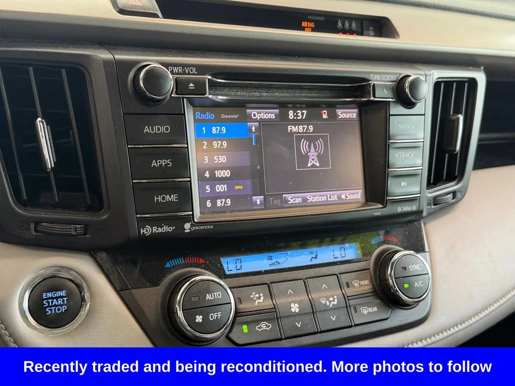 Used 2018 Black Toyota XLE image 19