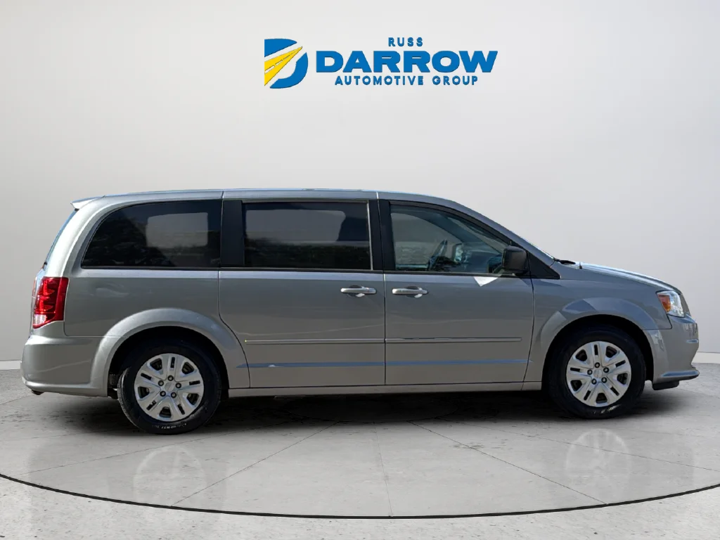 Used 2015 Silver Dodge SE image 6