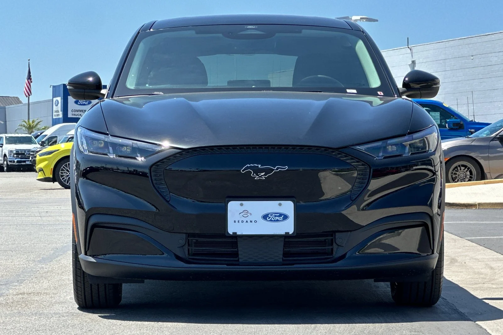 New 2026 Shadow Black Ford Select image 8
