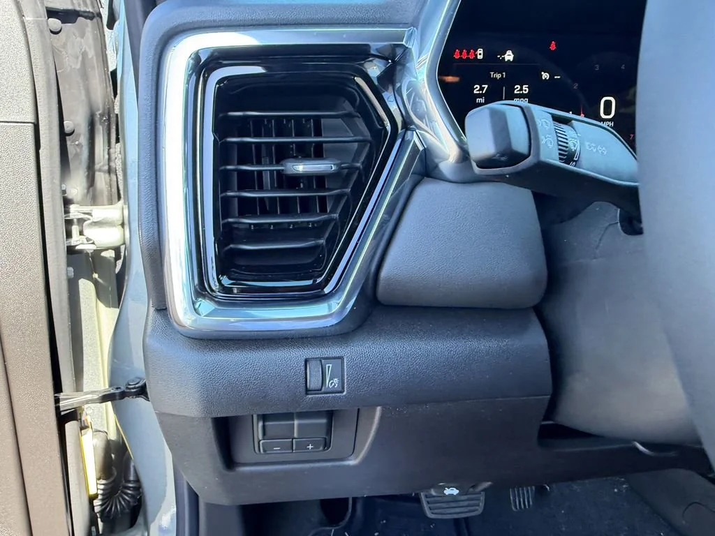 New 2026 Sterling Metallic GMC Elevation image 20