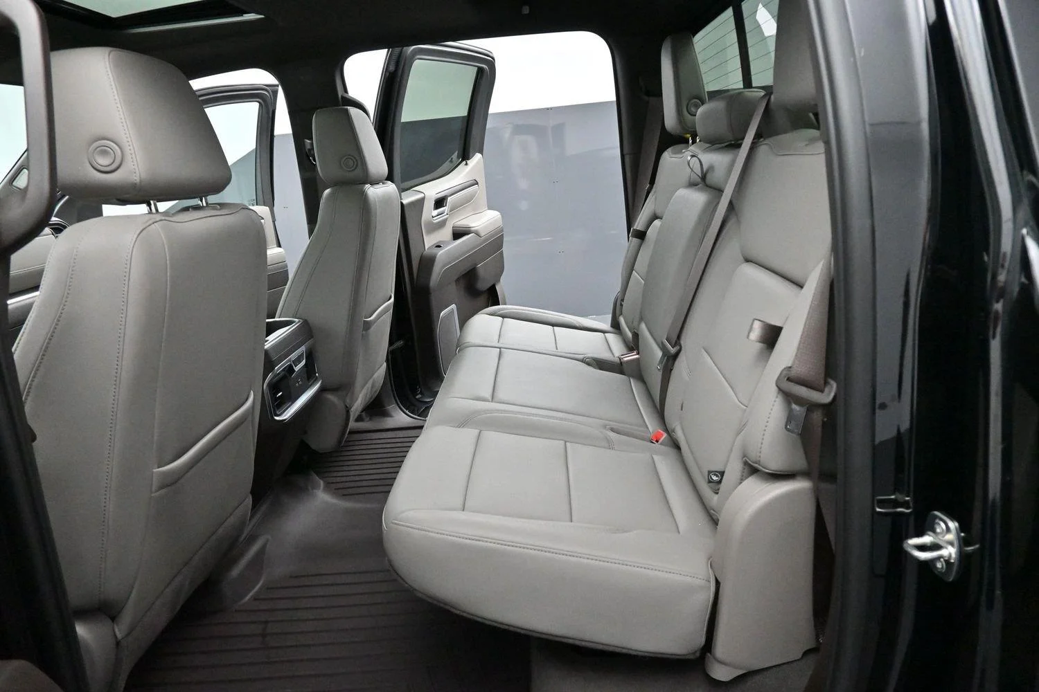 Used 2023 ONYX BLACK GMC SLT image 30