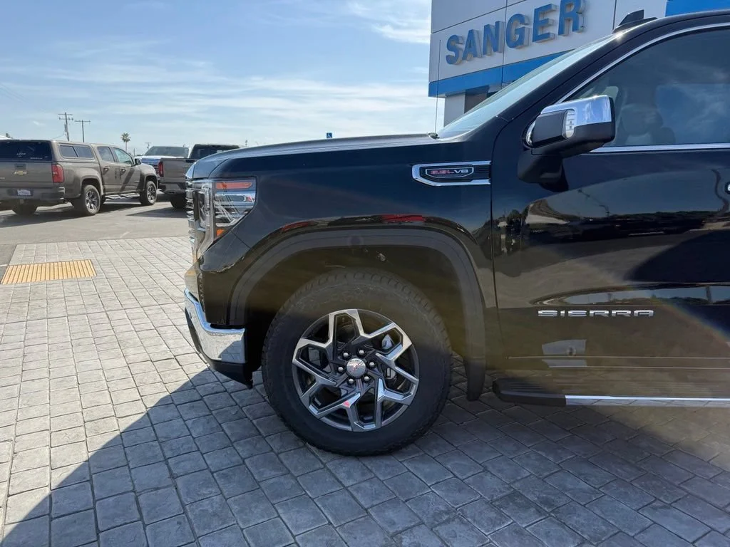 New 2026 Onyx Black GMC SLT image 5
