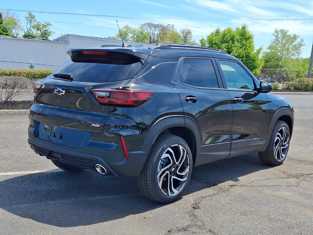 New 2026 Mosaic Black Metallic Chevrolet RS image 8