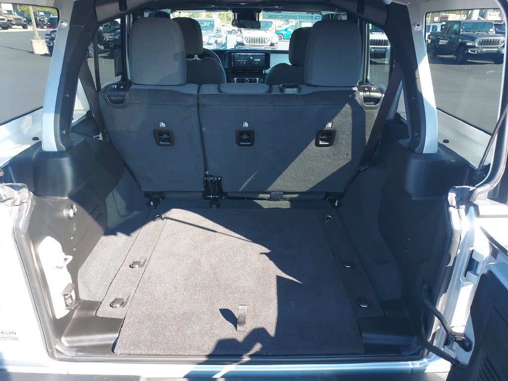 Used 2024 Silver Jeep Sport S image 9