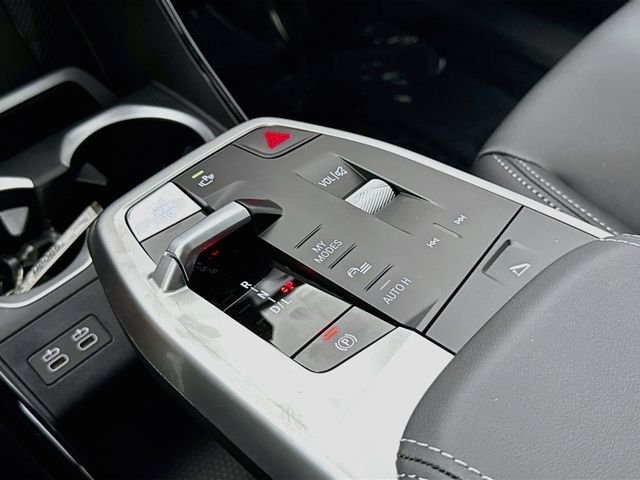 New 2026 Silver Metallic BMW xDrive28i image 17
