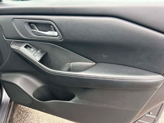 Used 2025 Gray Nissan SV image 23