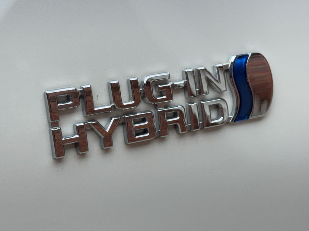 Used 2019 White Toyota Advanced image 3