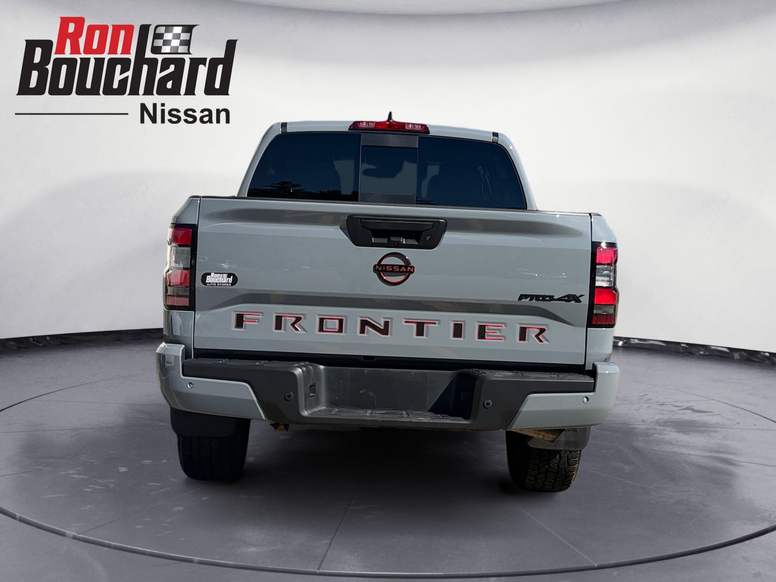 Used 2024 Boulder Gray Pearl Nissan PRO-4X image 3