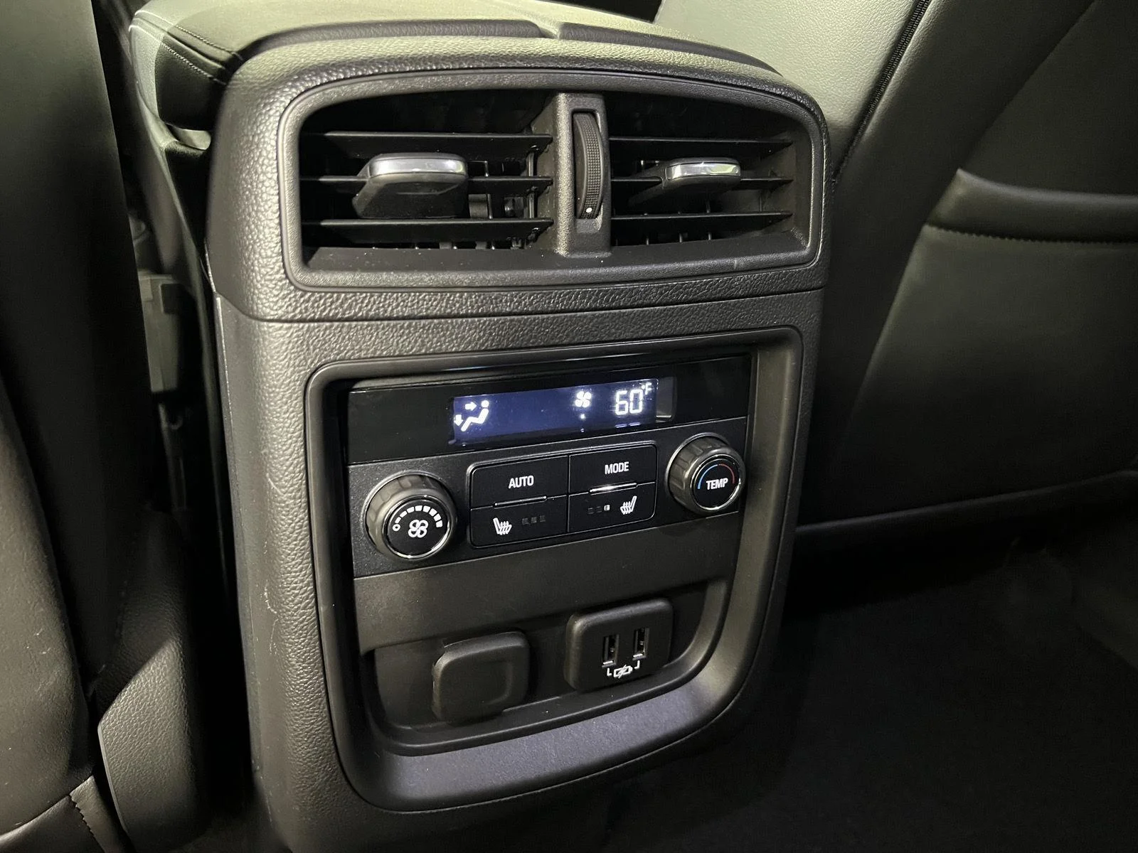 Used 2020 Ebony Twilight Metallic Buick Essence image 29
