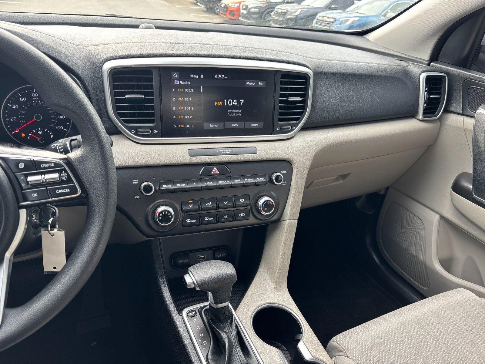 Used 2021 Sparkling Silver Kia LX image 28