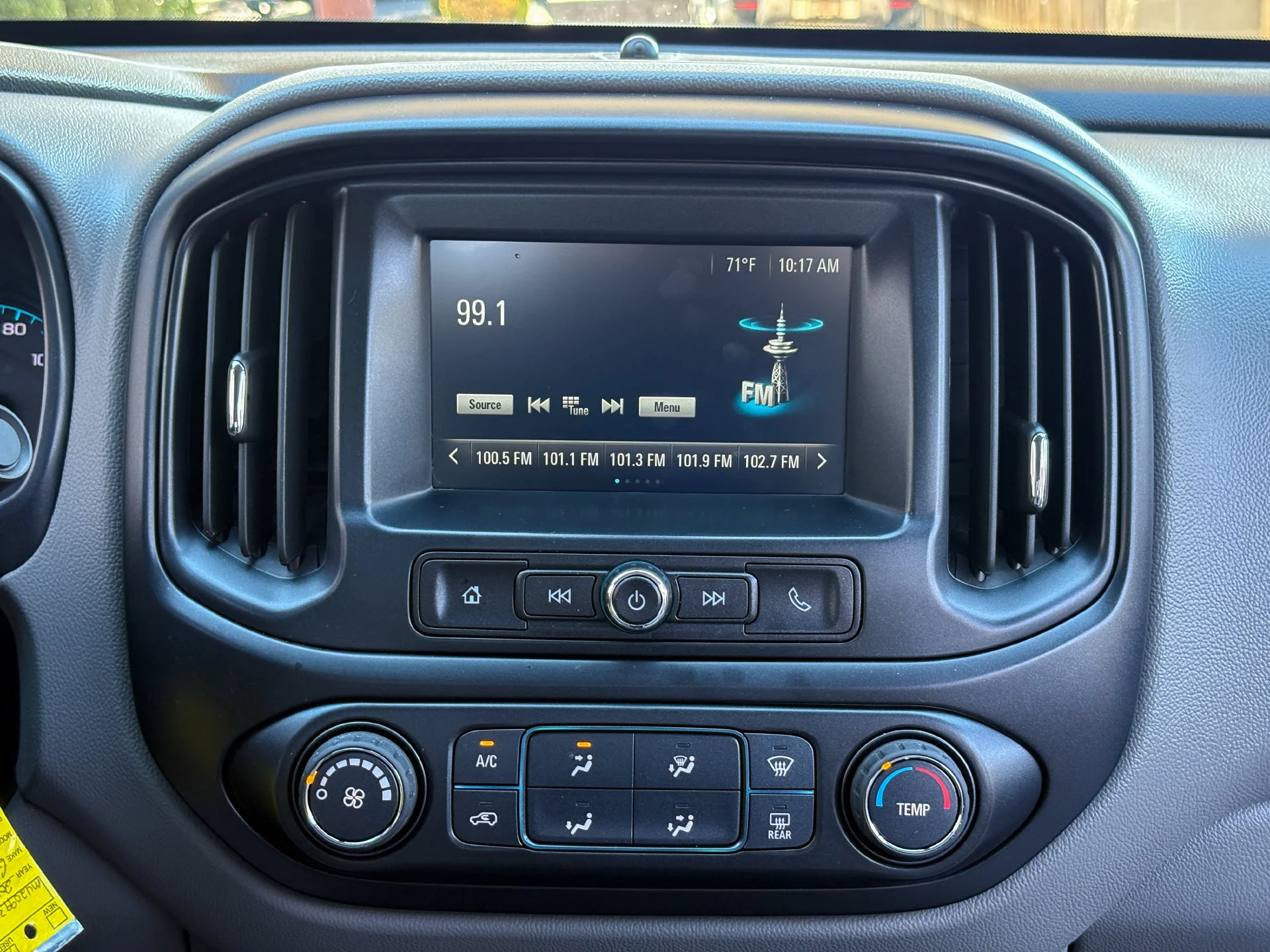 Used 2017 White GMC SLE1 image 15