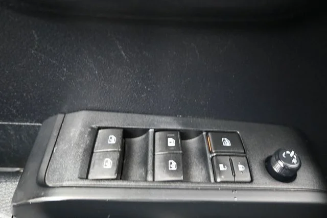 Used 2019 Silver Toyota SR image 14