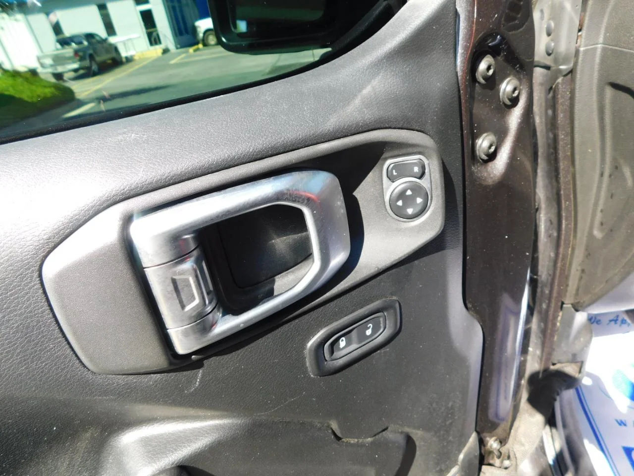 Used 2019 Gray Jeep SPORT S 4X4 image 25