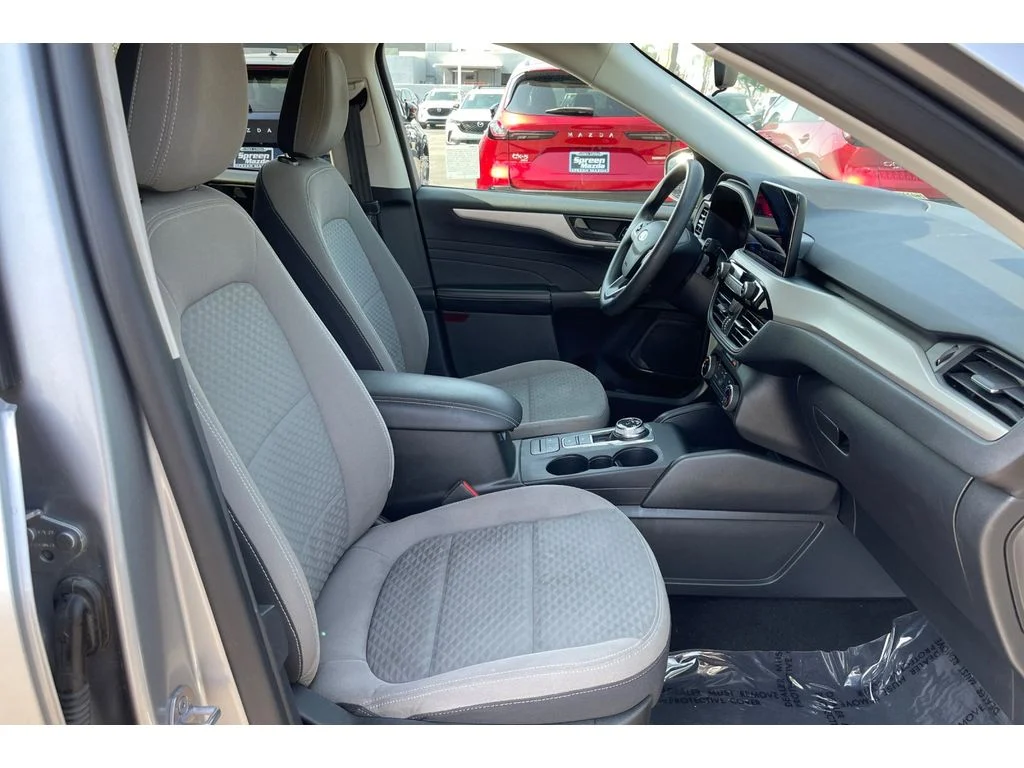 Used 2022 ICONIC SILVER Ford SE image 20