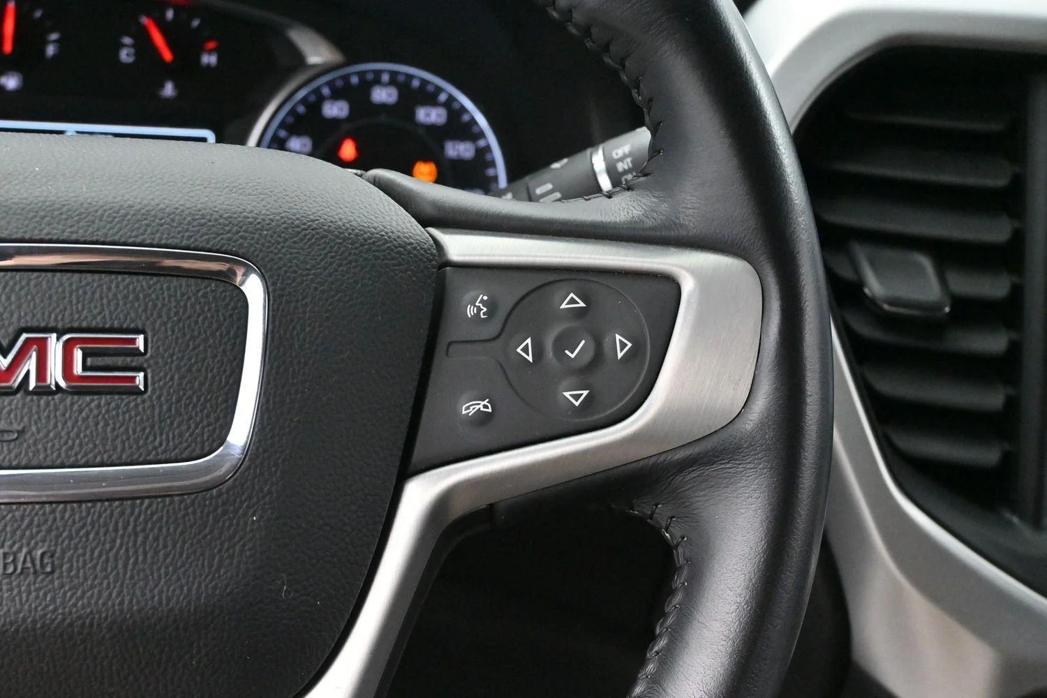 Used 2019 Summit White GMC SLT image 16
