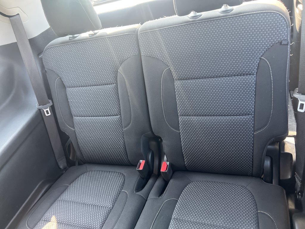 Used 2022 Gray GMC SLE image 20