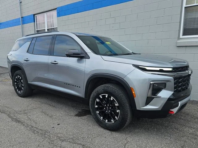 Used 2024 Gray Chevrolet Z71 image 3