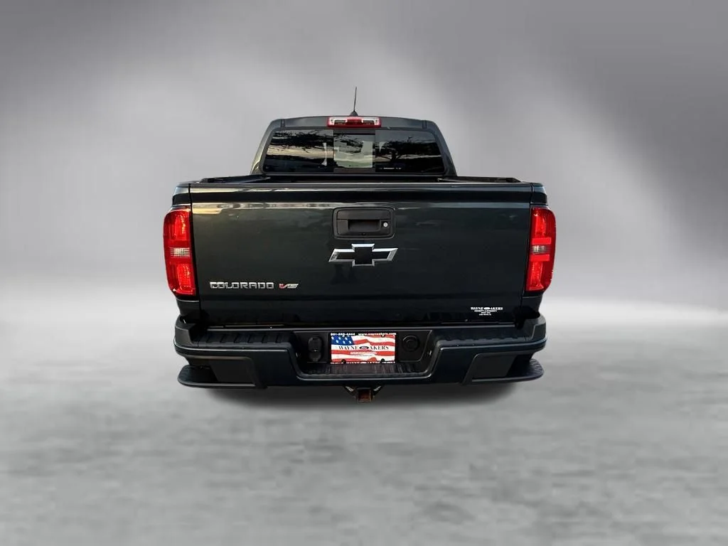 Used 2018 Graphite Metallic Chevrolet LT image 5