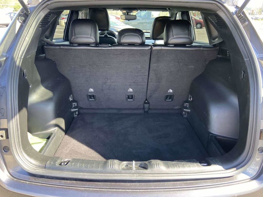 Used 2024 Gray Jeep Latitude image 13