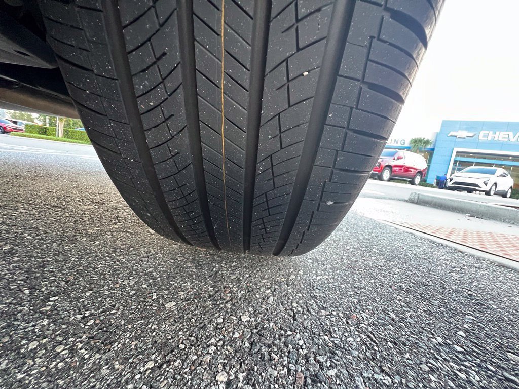 Used 2025  Mitsubishi SE image 15